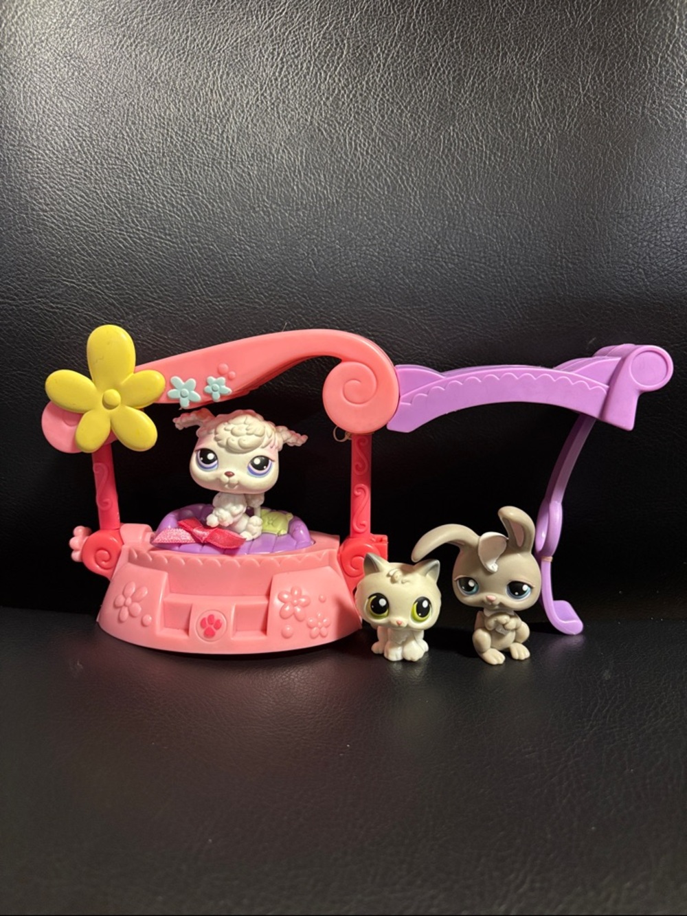Littlest Pet Shop LPS Flip Bed Playset & Dog, Cat & Bunny #100, 101 & 14